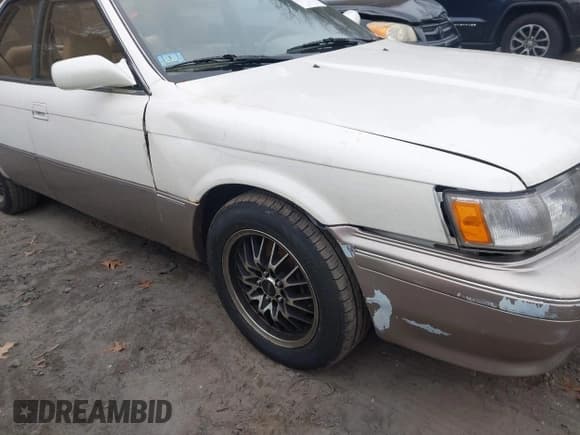 ✅ 1991 Lexus ES 250 • VIN: JT8VV22T3M0146925 • Lot: 43716160. Listed on IAAI with 142,112 mi. Free auction sales archive from the USA and detailed vehicle history report at DreamBid. Image 6.