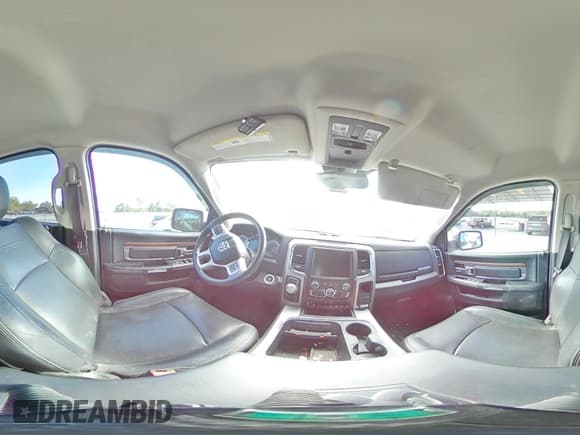 ✅ 2016 Ram 1500 Laramie • VIN: 1C6RR7NM0GS354298 • Лот: 70212125. Опубликован ранее на Copart с пробегом 86 691 миль. Бесплатный доступ к архиву аукционных продаж из США и подробный отчёт об истории автомобиля на DreamBid. Изображение 14.