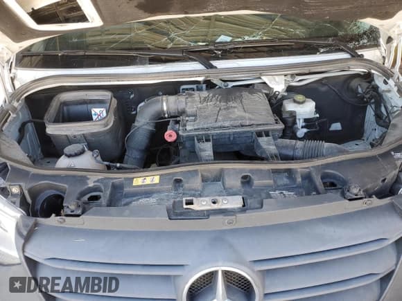 ✅ 2021 Mercedes-Benz Sprinter Cargo • VIN: W1W40CHY2MT054809 • Lot: 52050435. Listed on Copart with 201,057 mi. Free auction sales archive from the USA and detailed vehicle history report at DreamBid. Image 14.