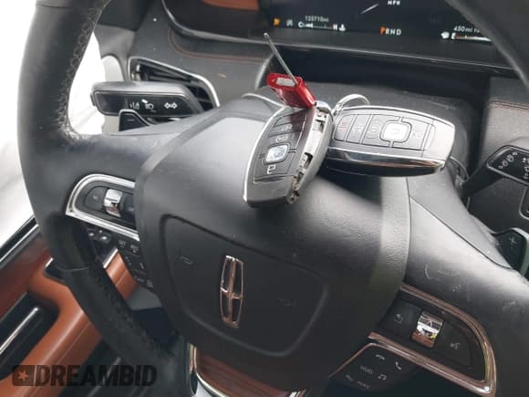 ✅ 2019 Lincoln Navigator Reserve • VIN: 5LMJJ2LT6KEL07738 • Лот: 43240231. Опубликован ранее на IAAI с пробегом 125 710 миль. Бесплатный доступ к архиву аукционных продаж из США и подробный отчёт об истории автомобиля на DreamBid. Изображение 11.