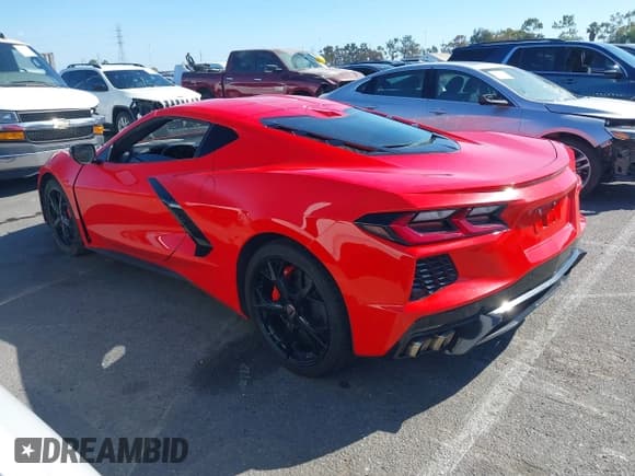 ✅ 2020 Chevrolet Corvette 2LT • VIN: 1G1Y72D49L5109791 • Lot: 43517295. Wystawiony na IAAI z przebiegiem 42 188 mil. Bezpłatny archiwum sprzedaży aukcyjnych z USA i szczegółowy raport historii pojazdu na DreamBid. Zdjęcie 3.