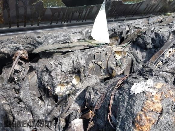 ✅ 2020 Jeep Wrangler Unlimited Sport S • VIN: 1C4HJXDG7LW263975 • Лот: 42155908. Опубликован ранее на IAAI с пробегом 42 330 миль. Бесплатный доступ к архиву аукционных продаж из США и подробный отчёт об истории автомобиля на DreamBid. Изображение 7.