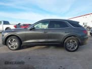 ✅ 2025 Genesis GV70 2.5T • VIN: KMUMADTB7SU205228 • Lot: 43907738. Wystawiony na IAAI z przebiegiem 26 435 mil. Bezpłatny archiwum sprzedaży aukcyjnych z USA i szczegółowy raport historii pojazdu na DreamBid. Zdjęcie 14.