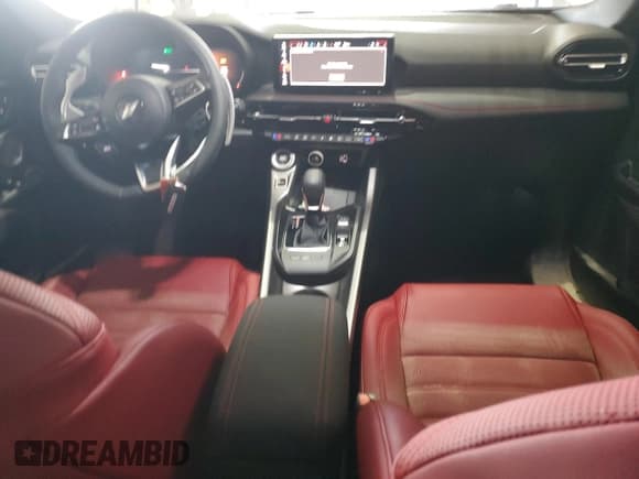 ✅ 2024 Dodge Hornet R/T Plus • VIN: ZACPDFDW6R3A25469 • Lot: 46692555. Listed on Copart with 1,546 mi. Free auction sales archive from the USA and detailed vehicle history report at DreamBid. Image 8.