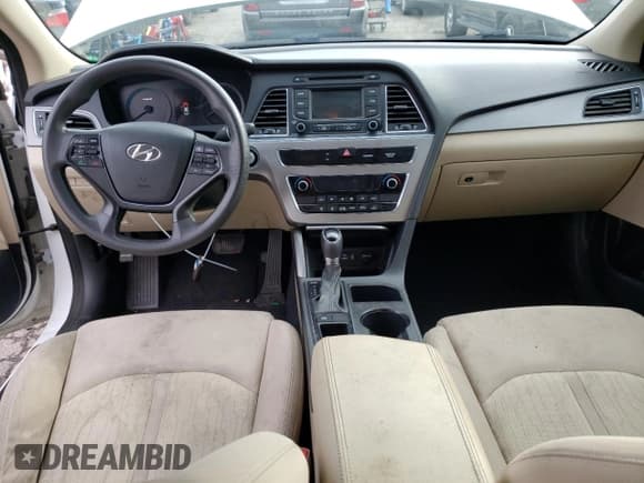 ✅ 2016 Hyundai Sonata SE • VIN: KMHE24L17GA011637 • Lot: 73576332. Listed on Copart with 170,747 mi. Free auction sales archive from the USA and detailed vehicle history report at DreamBid. Image 8.