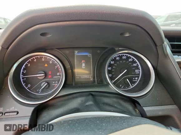 2019 Toyota Camry LE z VIN 4T1B11HK7KU815143, wystawiony jako Copart lot #69475835 z przebiegiem 122 992 mil mil oraz Szkoda całkowita • Salvage title. Historia ofert i sprzedaży dostępna na DreamBid. Obrazek 9.