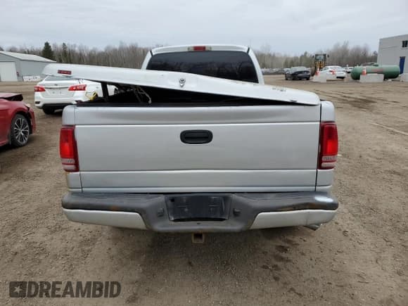 ✅ 2004 Dodge Dakota Sport • VIN: 1D7HG32N34S746225 • Lot: 51048735. Wystawiony na Copart z przebiegiem 284 578 mil. Bezpłatny archiwum sprzedaży aukcyjnych z USA i szczegółowy raport historii pojazdu na DreamBid. Zdjęcie 6.