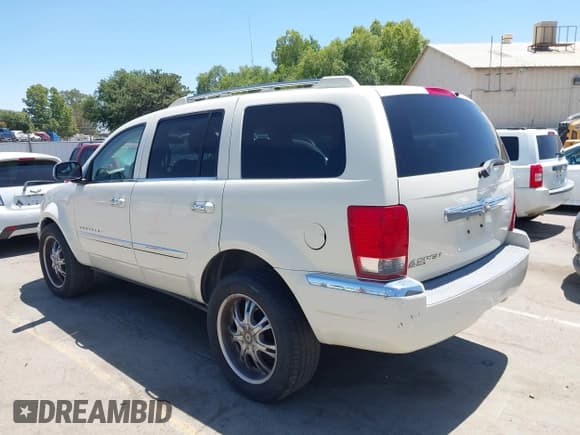 ✅ 2007 Chrysler Aspen Limited • VIN: 1A8HX58N97F584250 • Лот: 42536674. Опубликован ранее на IAAI с пробегом 193 342 миль. Бесплатный доступ к архиву аукционных продаж из США и подробный отчёт об истории автомобиля на DreamBid. Изображение 3.