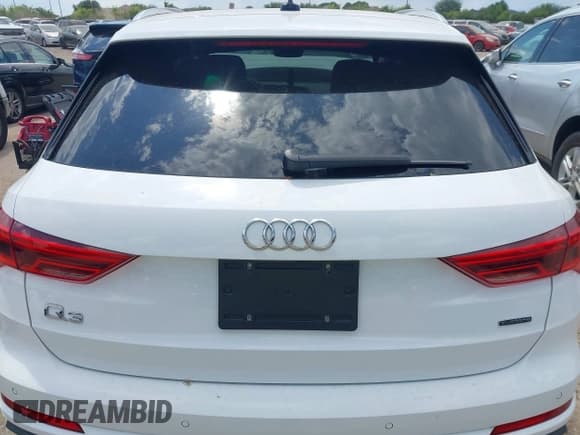 ✅ 2023 Audi Q3 S line Premium • VIN: WA1DECF39P1113207 • Lot: 42976464. Listed on IAAI with 25,631 mi. Free auction sales archive from the USA and detailed vehicle history report at DreamBid. Image 15.