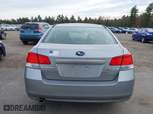 ✅ 2010 Subaru Legacy Limited Moon • VIN: 4S3BMBK62A3242900 • Lot: 43650224. Wystawiony na IAAI z przebiegiem 178 766 mil. Bezpłatny archiwum sprzedaży aukcyjnych z USA i szczegółowy raport historii pojazdu na DreamBid. Zdjęcie 6.
