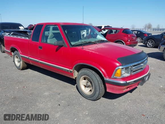 ✅ 1996 Chevrolet S-10 LS • VIN: 1GCCS19X1T8217446 • Лот: 41747890. Опубликован ранее на IAAI с пробегом 170 763 миль. Бесплатный доступ к архиву аукционных продаж из США и подробный отчёт об истории автомобиля на DreamBid. Изображение 1.