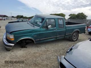 ✅ 1996 Ford F-150 • VIN: 1FTEX15N0TKA41779 • Lot: 63296615. Wystawiony na Copart z przebiegiem 270 593 mil. Bezpłatny archiwum sprzedaży aukcyjnych z USA i szczegółowy raport historii pojazdu na DreamBid. Zdjęcie 1.