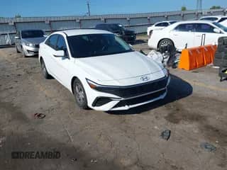 2025 Hyundai Elantra SE с VIN KMHLL4DG6SU895732, выставлен на аукционе IAAI как лот 42870906 с пробегом 13 805 миль миль и . История ставок и продаж доступна на DreamBid. Изображение 1.