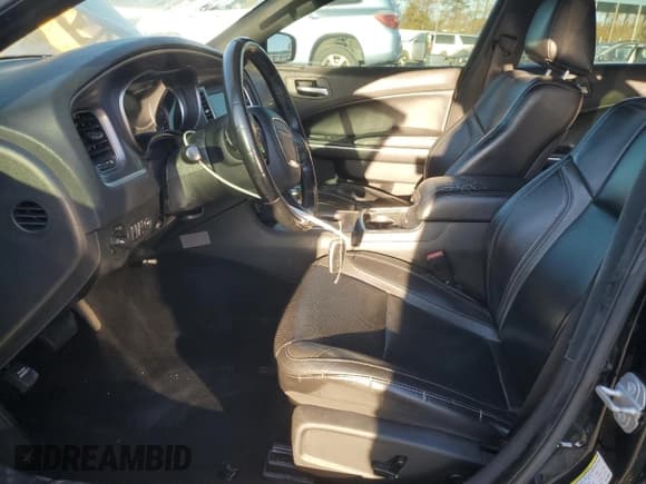 ✅ 2019 Dodge Charger SXT • VIN: 2C3CDXBG0KH709566 • Lot: 93215615. Wystawiony na Copart z przebiegiem 140 278 mil. Bezpłatny archiwum sprzedaży aukcyjnych z USA i szczegółowy raport historii pojazdu na DreamBid. Zdjęcie 7.