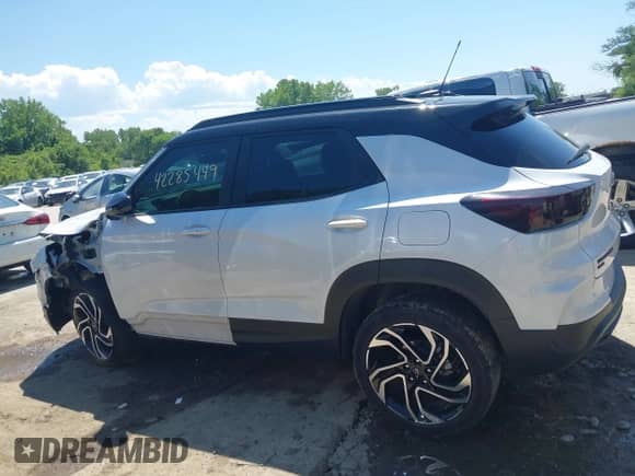 2025 Chevrolet TrailBlazer RS с VIN KL79MUSLXSB136585, выставлен на аукционе IAAI как лот 42285449 с пробегом 5 944 миль миль и . История ставок и продаж доступна на DreamBid. Изображение 15.