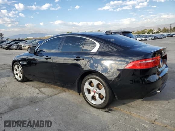 ✅ 2018 Jaguar XE 25t • VIN: SAJAR4FX6JCP33788 • Lot: 87307475. Wystawiony na Copart z przebiegiem 79 368 mil. Bezpłatny archiwum sprzedaży aukcyjnych z USA i szczegółowy raport historii pojazdu na DreamBid. Zdjęcie 2.