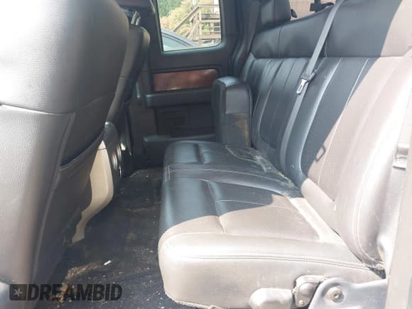 ✅ 2009 Ford F-150 XL • VIN: 1FTPX14V39FA86615 • Lot: 42925680. Wystawiony na IAAI z przebiegiem 180 043 mil. Bezpłatny archiwum sprzedaży aukcyjnych z USA i szczegółowy raport historii pojazdu na DreamBid. Zdjęcie 8.