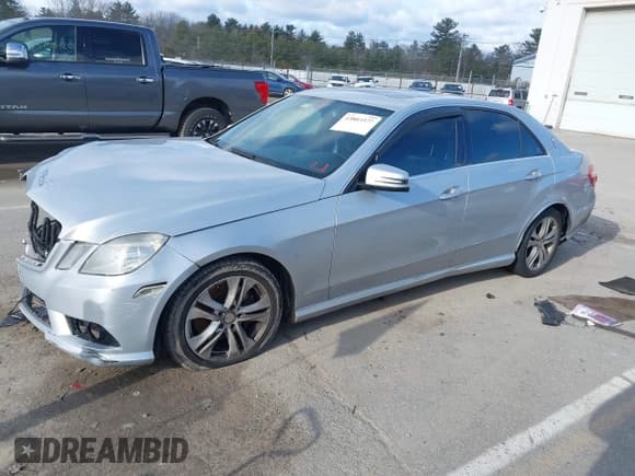 ✅ 2010 Mercedes-Benz E 350 Sport • VIN: WDDHF8HB1AA172366 • Lot: 43803377. Listed on IAAI with 212,252 mi. Free auction sales archive from the USA and detailed vehicle history report at DreamBid. Image 2.