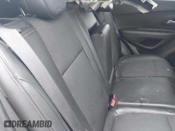 ✅ 2022 Chevrolet Trax LT • VIN: KL7CJPSM9NB507961 • Lot: 42249858. Wystawiony na IAAI z przebiegiem 53 737 mil. Bezpłatny archiwum sprzedaży aukcyjnych z USA i szczegółowy raport historii pojazdu na DreamBid. Zdjęcie 8.