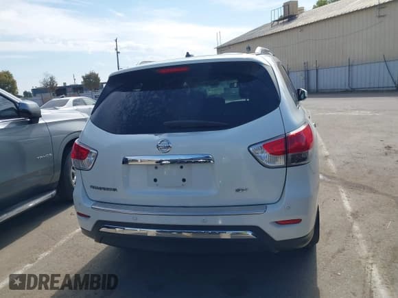 ✅ 2015 Nissan Pathfinder SV • VIN: 5N1AR2MN9FC698736 • Lot: 43299148. Wystawiony na IAAI z przebiegiem 193 692 mil. Bezpłatny archiwum sprzedaży aukcyjnych z USA i szczegółowy raport historii pojazdu na DreamBid. Zdjęcie 16.