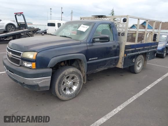 ✅ 2007 Chevrolet Silverado 2500HD Work Truck • VIN: 1GBHC24U67E180783 • Lot: 41880739. Wystawiony na IAAI z przebiegiem 130 293 mil. Bezpłatny archiwum sprzedaży aukcyjnych z USA i szczegółowy raport historii pojazdu na DreamBid. Zdjęcie 2.