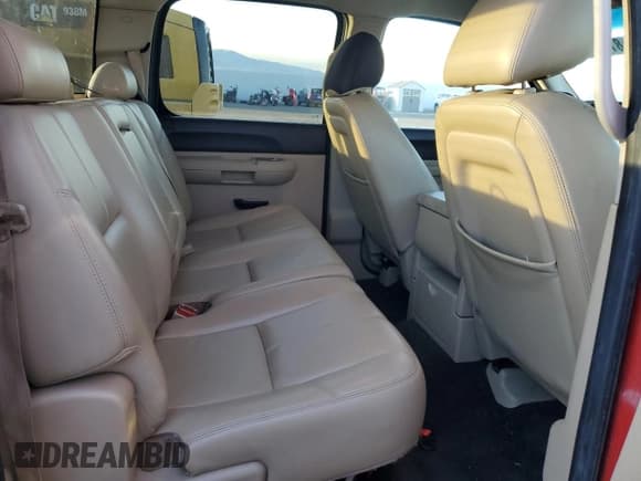 ✅ 2010 GMC Sierra 1500 • VIN: 3GTXKVE21AG256015 • Lot: 81150644. Wystawiony na Copart z przebiegiem 209 411 mil. Bezpłatny archiwum sprzedaży aukcyjnych z USA i szczegółowy raport historii pojazdu na DreamBid. Zdjęcie 10.