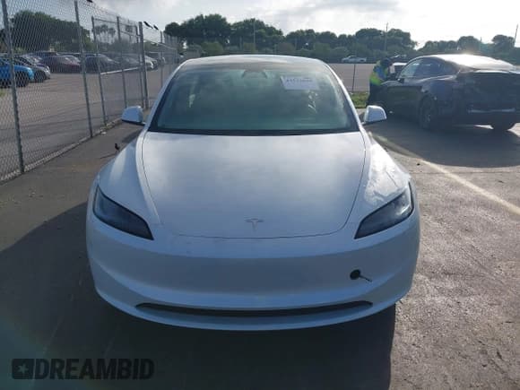 ✅ 2025 Tesla Model 3 Long Range • VIN: 5YJ3E1EA2SF933926 • Lot: 43537655. Wystawiony na IAAI z przebiegiem 6 306 mil. Bezpłatny archiwum sprzedaży aukcyjnych z USA i szczegółowy raport historii pojazdu na DreamBid. Zdjęcie 11.