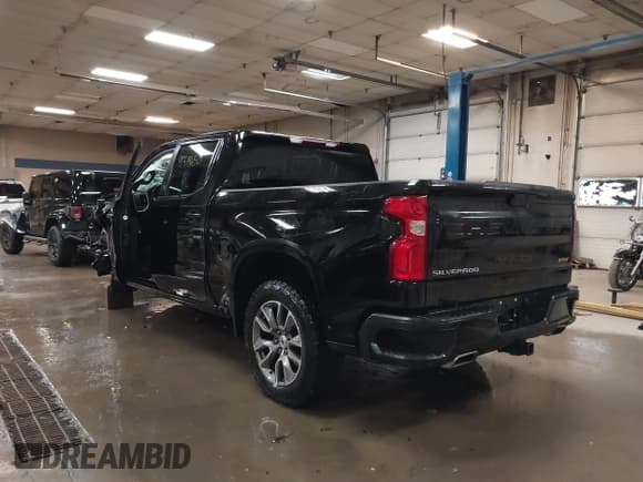 ✅ 2021 Chevrolet Silverado 1500 RST • VIN: 1GCUYEED8MZ434820 • Lot: 42314650. Wystawiony na IAAI z przebiegiem Nie podano. Bezpłatny archiwum sprzedaży aukcyjnych z USA i szczegółowy raport historii pojazdu na DreamBid. Zdjęcie 3.