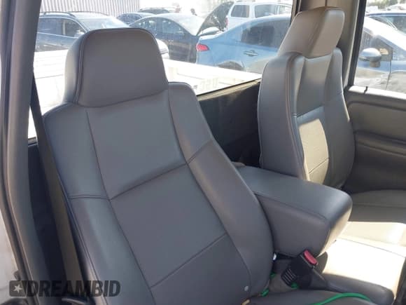 ✅ 2006 Ford Ranger XL • VIN: 1FTYR10D46PA03792 • Lot: 43468853. Listed on IAAI with 146,383 mi. Free auction sales archive from the USA and detailed vehicle history report at DreamBid. Image 8.