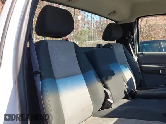 2008 Chevrolet Silverado 1500 Work Truck z VIN 1GCEC14C58Z184446, wystawiony jako IAAI lot #43588921 z przebiegiem 313 463 mil mil oraz . Historia ofert i sprzedaży dostępna na DreamBid. Obrazek 8.