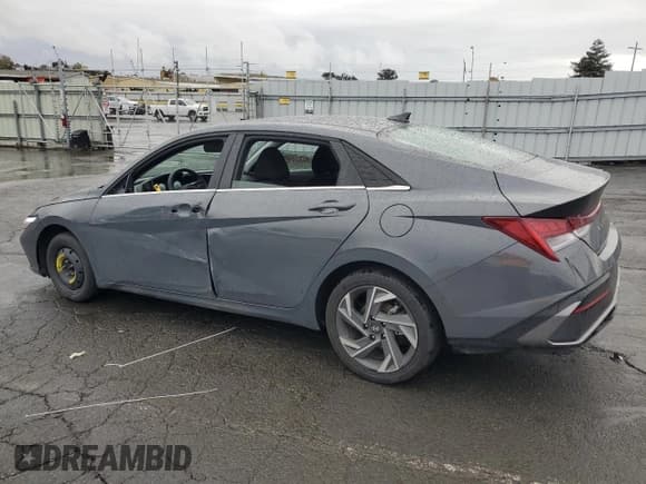 ✅ 2025 Hyundai Elantra SEL Convenience • VIN: KMHLS4DG7SU032411 • Lot: 93052025. Listed on Copart with 12,735 mi. Free auction sales archive from the USA and detailed vehicle history report at DreamBid. Image 2.