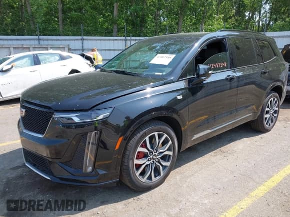 ✅ 2024 Cadillac XT6 AWD Sport • VIN: 1GYKPGRS5RZ747923 • Lot: 42487548. Wystawiony na IAAI z przebiegiem 9 276 mil. Bezpłatny archiwum sprzedaży aukcyjnych z USA i szczegółowy raport historii pojazdu na DreamBid. Zdjęcie 17.