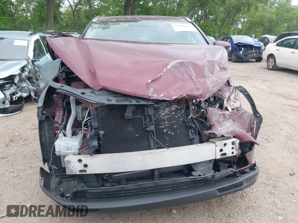 ✅ 2015 Toyota Highlander Limited • VIN: 5TDDKRFH2FS075740 • Lot: 42338659. Wystawiony na IAAI z przebiegiem 147 261 mil. Bezpłatny archiwum sprzedaży aukcyjnych z USA i szczegółowy raport historii pojazdu na DreamBid. Zdjęcie 13.