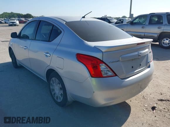 ✅ 2013 Nissan Versa S • VIN: 3N1CN7AP9DL848893 • Lot: 42856506. Wystawiony na IAAI z przebiegiem 156 240 mil. Bezpłatny archiwum sprzedaży aukcyjnych z USA i szczegółowy raport historii pojazdu na DreamBid. Zdjęcie 3.