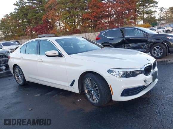 ✅ 2019 BMW 5 Series 530i xDrive • VIN: WBAJA7C5XKWW39663 • Lot: 43637901. Listed on IAAI with 55,864 mi. Free auction sales archive from the USA and detailed vehicle history report at DreamBid. Image 1.