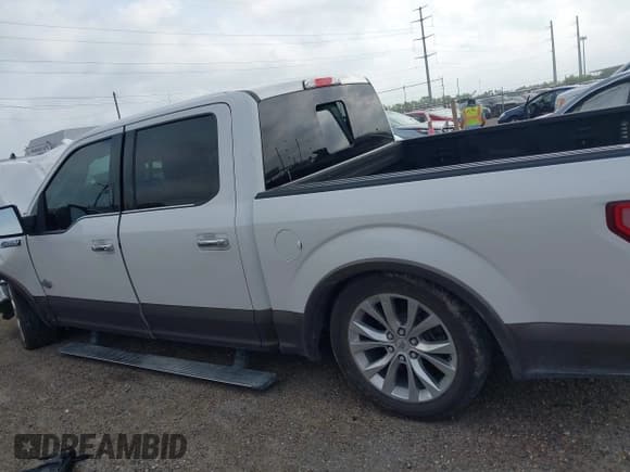✅ 2015 Ford F-150 XLT • VIN: 1FTEW1EF1FFC92433 • Lot: 41939150. Wystawiony na IAAI z przebiegiem 145 100 mil. Bezpłatny archiwum sprzedaży aukcyjnych z USA i szczegółowy raport historii pojazdu na DreamBid. Zdjęcie 14.