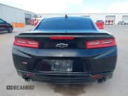 ✅ 2017 Chevrolet Camaro 1LT • VIN: 1G1FB1RX7H0215552 • Lot: 42948955. Wystawiony na IAAI z przebiegiem 102 101 mil. Bezpłatny archiwum sprzedaży aukcyjnych z USA i szczegółowy raport historii pojazdu na DreamBid. Zdjęcie 17.