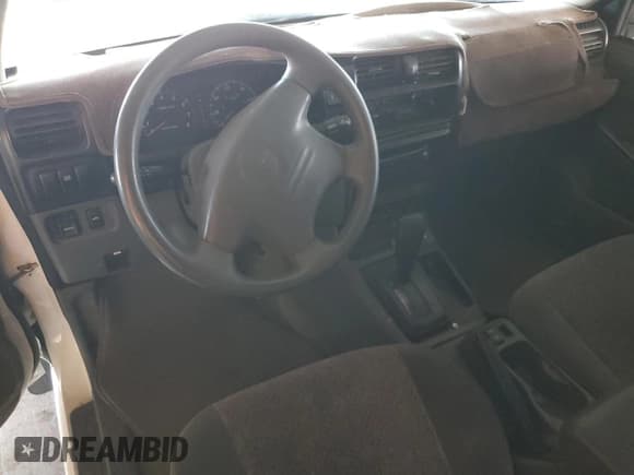 ✅ 2000 Isuzu Rodeo S • VIN: 4S2CK58W3Y4323965 • Лот: 61189435. Опубликован ранее на Copart с пробегом 211 726 миль. Бесплатный доступ к архиву аукционных продаж из США и подробный отчёт об истории автомобиля на DreamBid. Изображение 8.