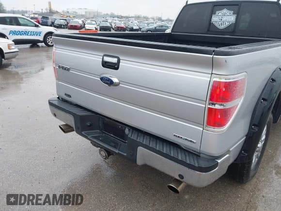 ✅ 2014 Ford F-150 XL • VIN: 1FTFX1CF9EKE62208 • Lot: 41964303. Wystawiony na IAAI z przebiegiem 248 808 mil. Bezpłatny archiwum sprzedaży aukcyjnych z USA i szczegółowy raport historii pojazdu na DreamBid. Zdjęcie 6.
