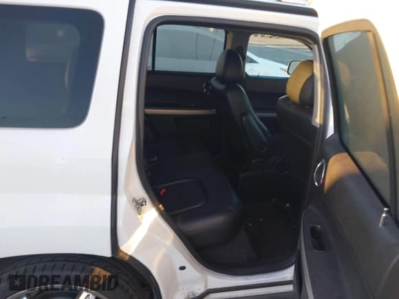 ✅ 2007 Chevrolet HHR LT • VIN: 3GNDA33P17S589689 • Lot: 43572968. Listed on IAAI with 110,877 mi. Free auction sales archive from the USA and detailed vehicle history report at DreamBid. Image 8.