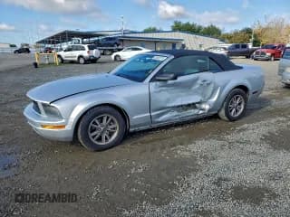 ✅ 2005 Ford Mustang Deluxe • VIN: 1ZVFT84N055229372 • Lot: 93826775. Listed on Copart with 86,731 mi. Free auction sales archive from the USA and detailed vehicle history report at DreamBid. Image 1.
