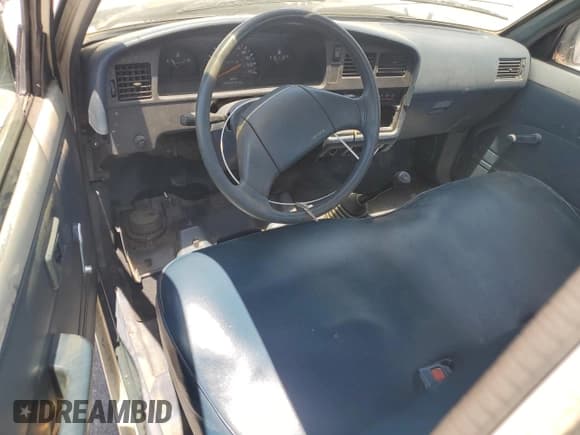 ✅ 1990 Toyota Pickup • VIN: JT4RN81A9L5071980 • Lot: 63795355. Wystawiony na Copart z przebiegiem 189 781 mil. Bezpłatny archiwum sprzedaży aukcyjnych z USA i szczegółowy raport historii pojazdu na DreamBid. Zdjęcie 8.