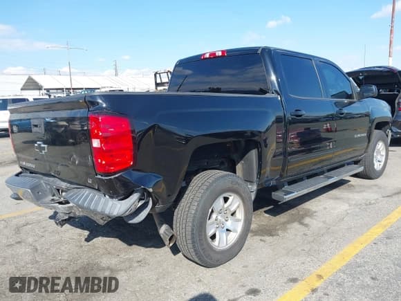 ✅ 2018 Chevrolet Silverado 1500 LT • VIN: 3GCPCREC9JG613213 • Lot: 43462577. Wystawiony na IAAI z przebiegiem 63 389 mil. Bezpłatny archiwum sprzedaży aukcyjnych z USA i szczegółowy raport historii pojazdu na DreamBid. Zdjęcie 4.