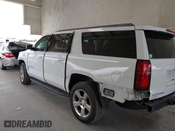 ✅ 2020 Chevrolet Suburban LT • VIN: 1GNSCHKC3LR181222 • Lot: 43047813. Wystawiony na IAAI z przebiegiem 103 318 mil. Bezpłatny archiwum sprzedaży aukcyjnych z USA i szczegółowy raport historii pojazdu na DreamBid. Zdjęcie 15.