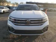✅ 2022 Volkswagen Atlas SEL Premium R-Line • VIN: 1V2FE2CA8NC218722 • Lot: 85142904. Wystawiony na Copart z przebiegiem 25 396 mil. Bezpłatny archiwum sprzedaży aukcyjnych z USA i szczegółowy raport historii pojazdu na DreamBid. Zdjęcie 5.