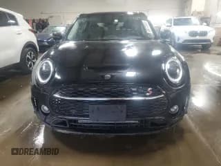 ✅ 2023 MINI Clubman Cooper S • VIN: WMWXJ1C00P2T63391 • Lot: 68372604. Listed on Copart with 12,577 mi. Free auction sales archive from the USA and detailed vehicle history report at DreamBid. Image 5.