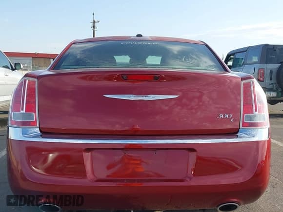 ✅ 2012 Chrysler 300 C • VIN: 2C3CCAET0CH195292 • Lot: 42609625. Listed on IAAI with 63,859 mi. Free auction sales archive from the USA and detailed vehicle history report at DreamBid. Image 16.