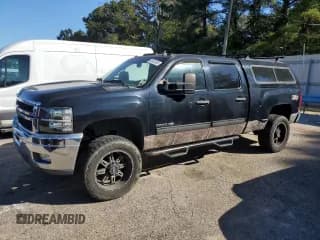 ✅ 2011 Chevrolet Silverado 2500HD LT • VIN: 1GC1KXC8XBF101250 • Лот: 86102495. Опубликован ранее на Copart с пробегом 222 062 миль. Бесплатный доступ к архиву аукционных продаж из США и подробный отчёт об истории автомобиля на DreamBid. Изображение 1.