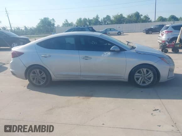2019 Hyundai Elantra Value Edition с VIN KMHD84LF8KU851410, выставлен на аукционе IAAI как лот 43346731 с пробегом 134 927 миль миль и . История ставок и продаж доступна на DreamBid. Изображение 13.