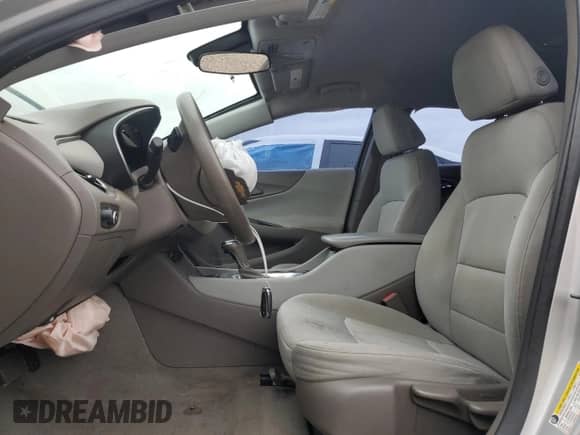 2017 Chevrolet Malibu LS z VIN 1G1ZB5ST1HF290921, wystawiony jako Copart lot #71607205 z przebiegiem 150 021 mil mil oraz Szkoda całkowita • Salvage title. Historia ofert i sprzedaży dostępna na DreamBid. Obrazek 7.